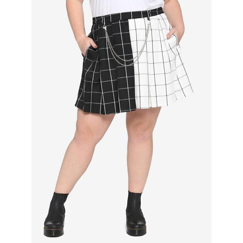 Hot Topic Women's Black And White Split Grid Skirt - Large